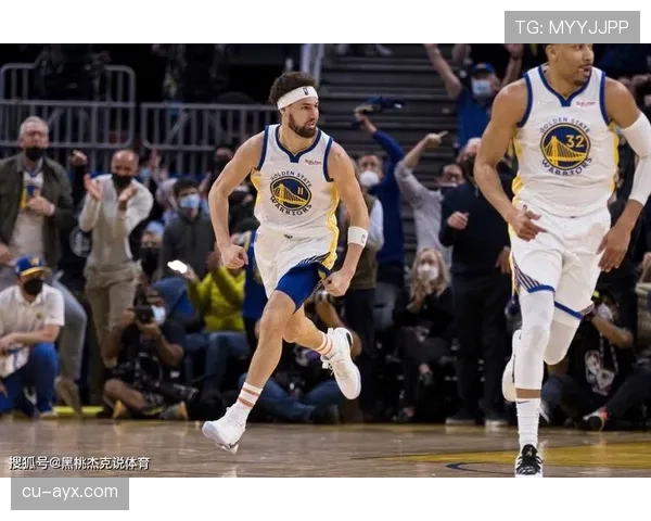 法兰克福球迷热情高涨,全力助球队再创辉煌 法兰克福球迷热情高涨,全力助球队再创辉煌